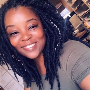 Meet your Posher, Ebony